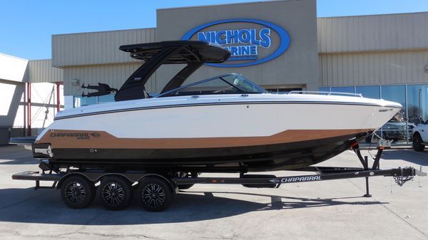Chaparral 30 Surf