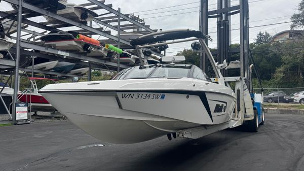 Malibu 23LSV 