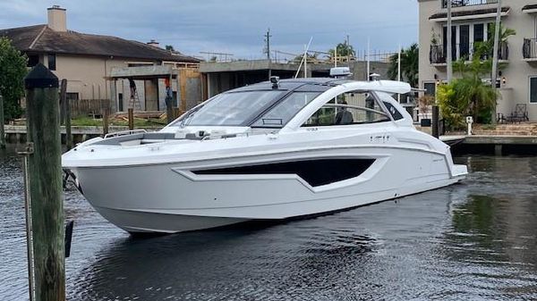 Cruisers Yachts 42 GLS