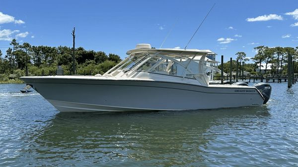 Grady-White 335 Freedom