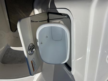 Hurricane SunDeck 2200 DC OB image