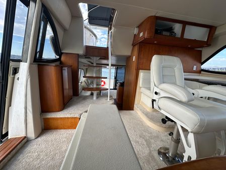 Meridian 580 Pilothouse image