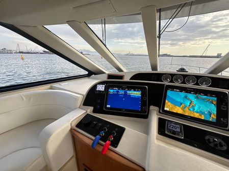 Meridian 580 Pilothouse image