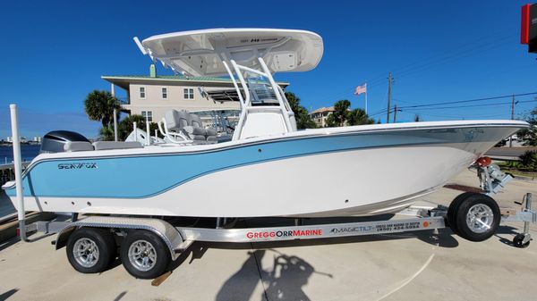 Sea Fox 248 Commander