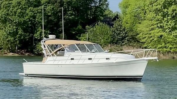 Mainship Pilot 34 Sedan 