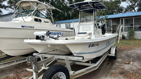 Twin Vee 22 Bay Cat