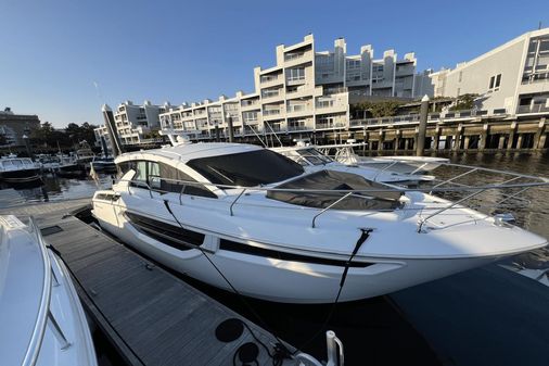 Cruisers Yachts 42 Cantius image