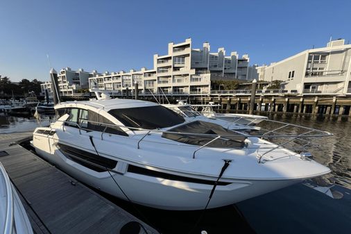 Cruisers Yachts 42 Cantius image