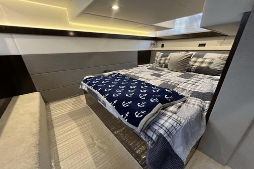 Cruisers Yachts 42 Cantius image