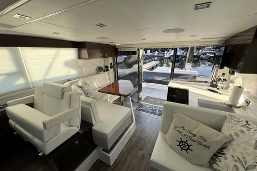 Cruisers Yachts 42 Cantius image