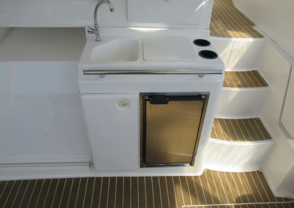 Silverton 352-AFT-CABIN image