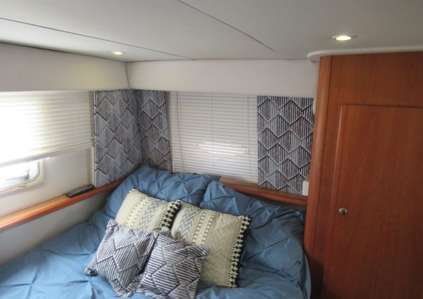 Silverton 352-AFT-CABIN image