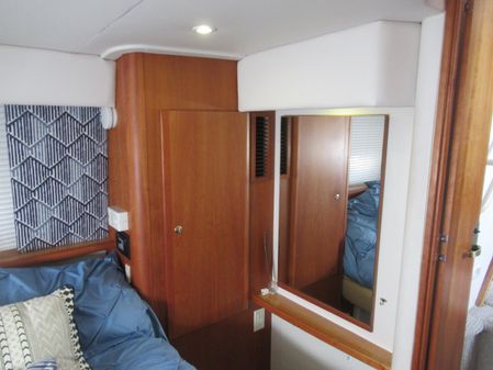 Silverton 351-AFT-CABIN image