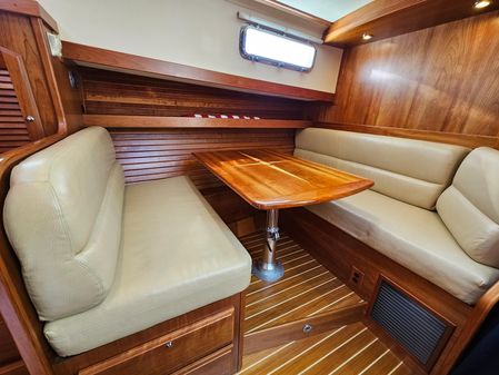 Sabre 42 Salon Express image