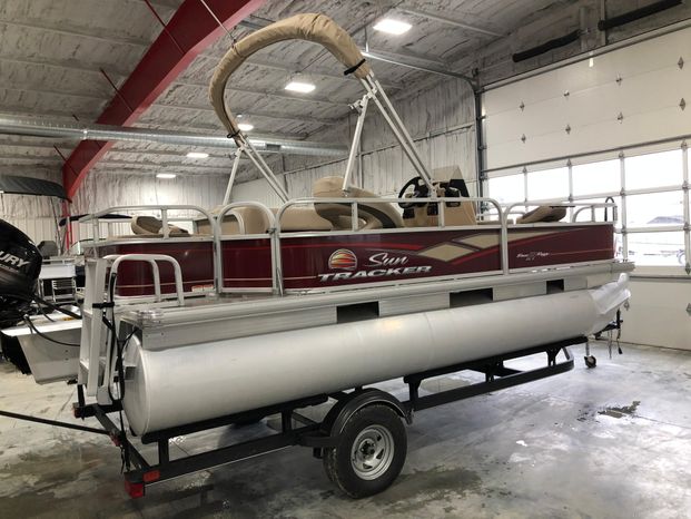 2018 Sun Tracker Bass Buggy 18 DLX Sunrise Beach, Missouri - Heartland ...