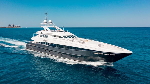 Heesen 4400