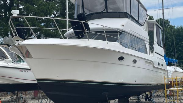 Carver 406 Motor Yacht