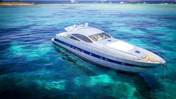 Pershing 76 