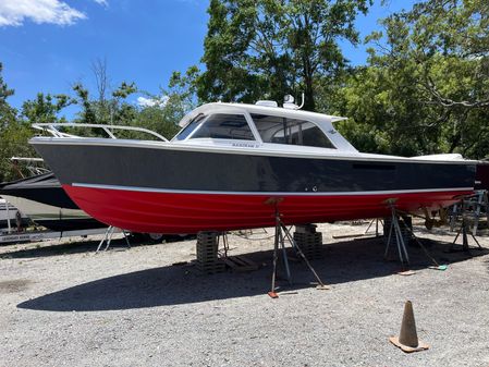 Bertram 31 Sedan Hardtop Cruiser image