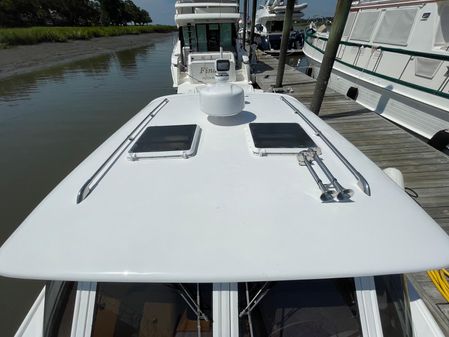 Bertram 31 Sedan Hardtop Cruiser image