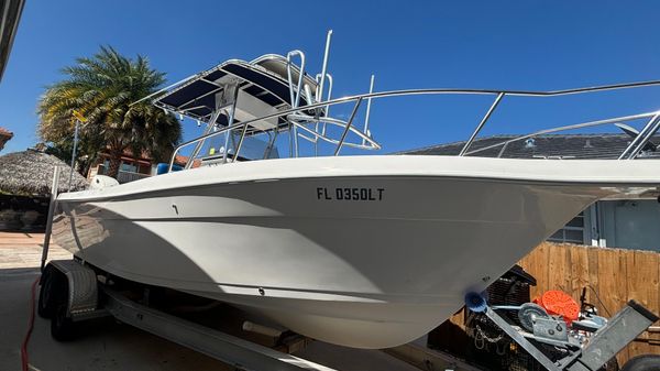 Cobia 274 Center Console