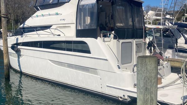 Carver 43 Motor Yacht