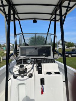 Boston-whaler OUTRAGE-18 image