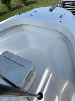 Boston-whaler OUTRAGE-18 image