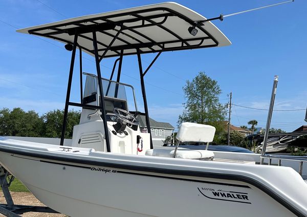 Boston-whaler OUTRAGE-18 image