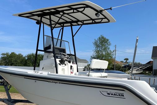 Boston-whaler OUTRAGE-18 image