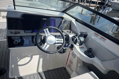 Sea Ray 290 SDX OUTBOARD image