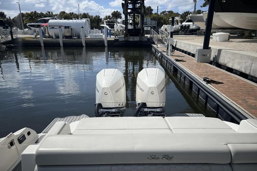 Sea Ray 290 SDX OUTBOARD image