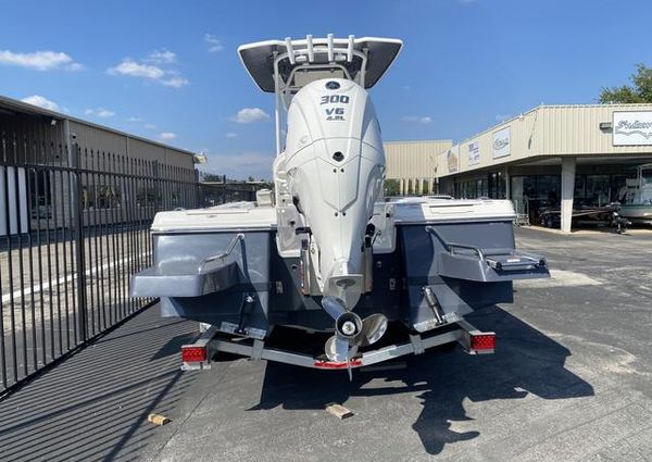 Robalo 246 image