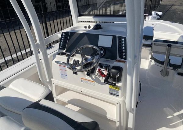 Robalo 246 image