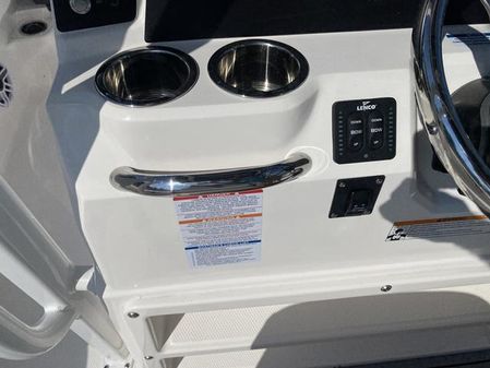 Robalo 246 image