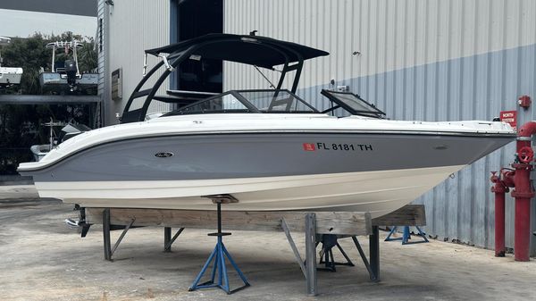 Sea Ray 210 SPX OB 