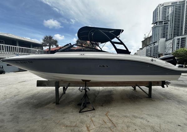 Sea Ray 210 SPX OB image