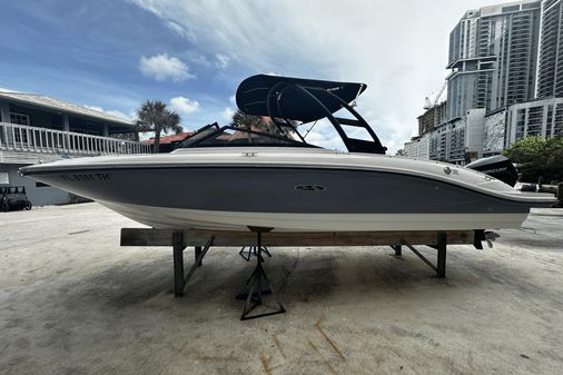 Sea Ray 210 SPX OB image