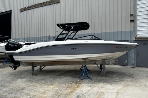 Sea Ray 210 SPX OB image