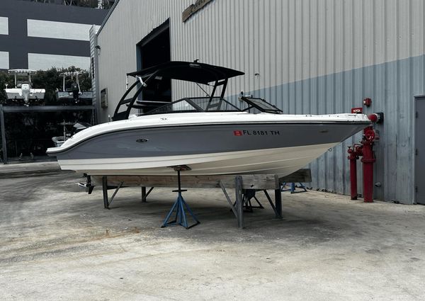 Sea Ray 210 SPX OB image