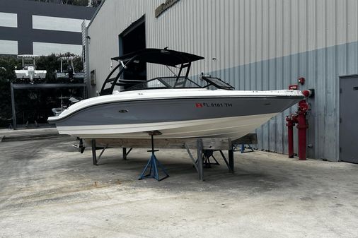 Sea Ray 210 SPX OB image