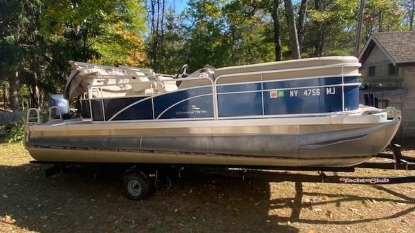 Bennington 22 SSL
