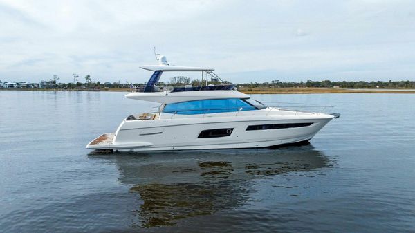 Prestige 560 Flybridge 