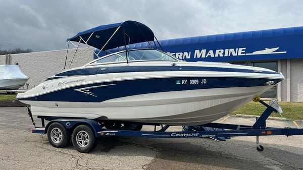 Crownline E235