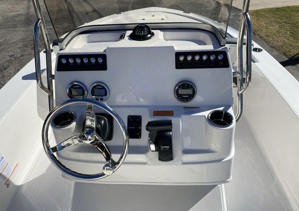 Robalo 206 image