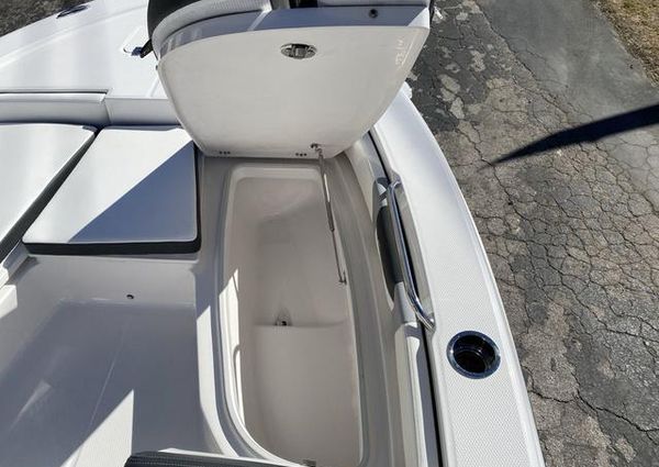 Robalo 206 image