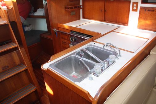 Ericson 38-200 image