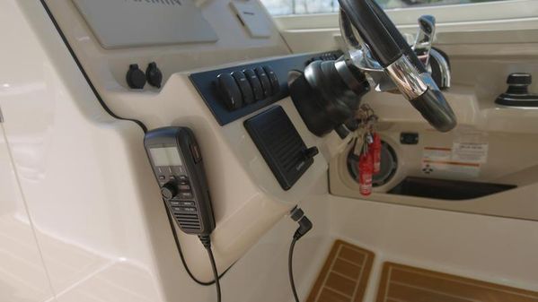 Boston Whaler 280 Vantage image