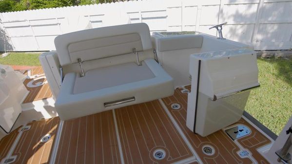 Boston Whaler 280 Vantage image