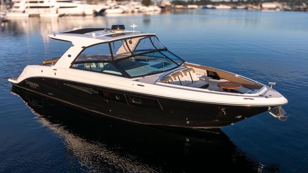 Sea Ray SLX400 